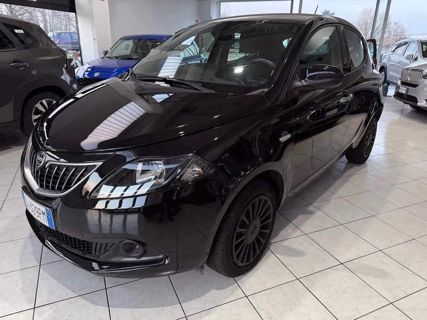 Lancia Ypsilon Ypsilon 1.0 hybrid OK NEOPATENTATI PREZZO VERO Nero - 1