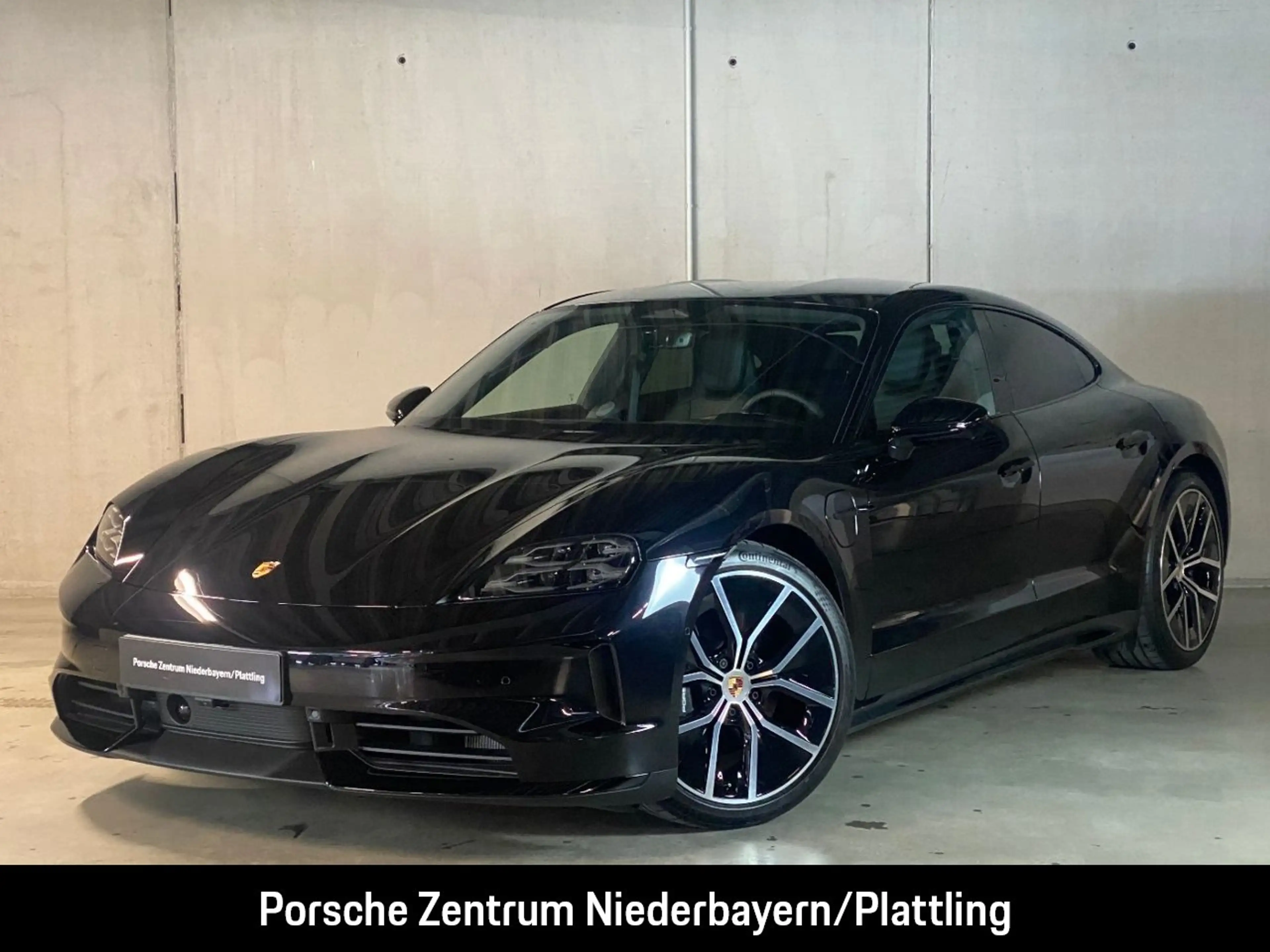 Porsche Taycan Black Edition | Abstandsregeltempostat |