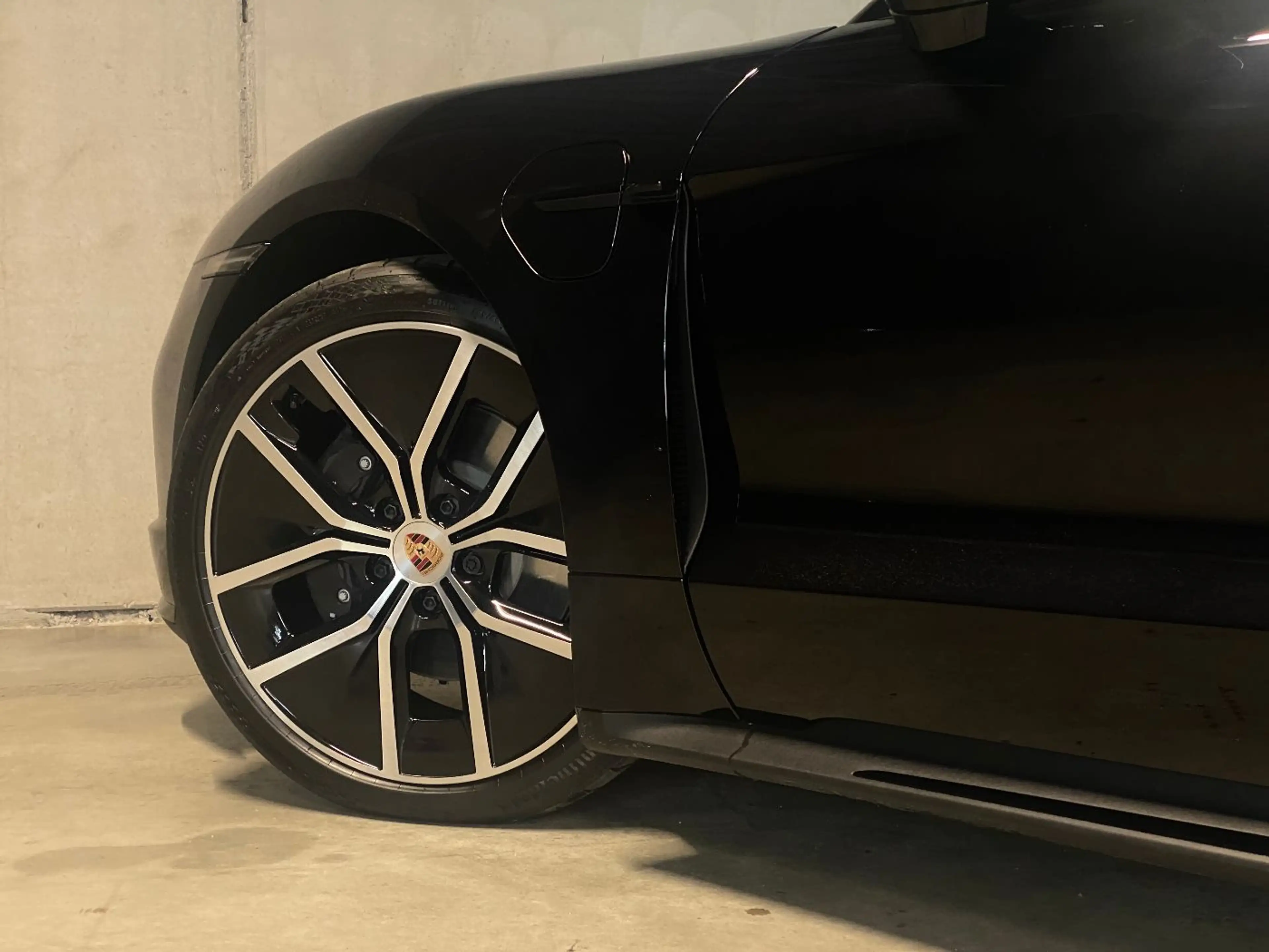 Porsche Taycan Black Edition | Abstandsregeltempostat | — photo 7