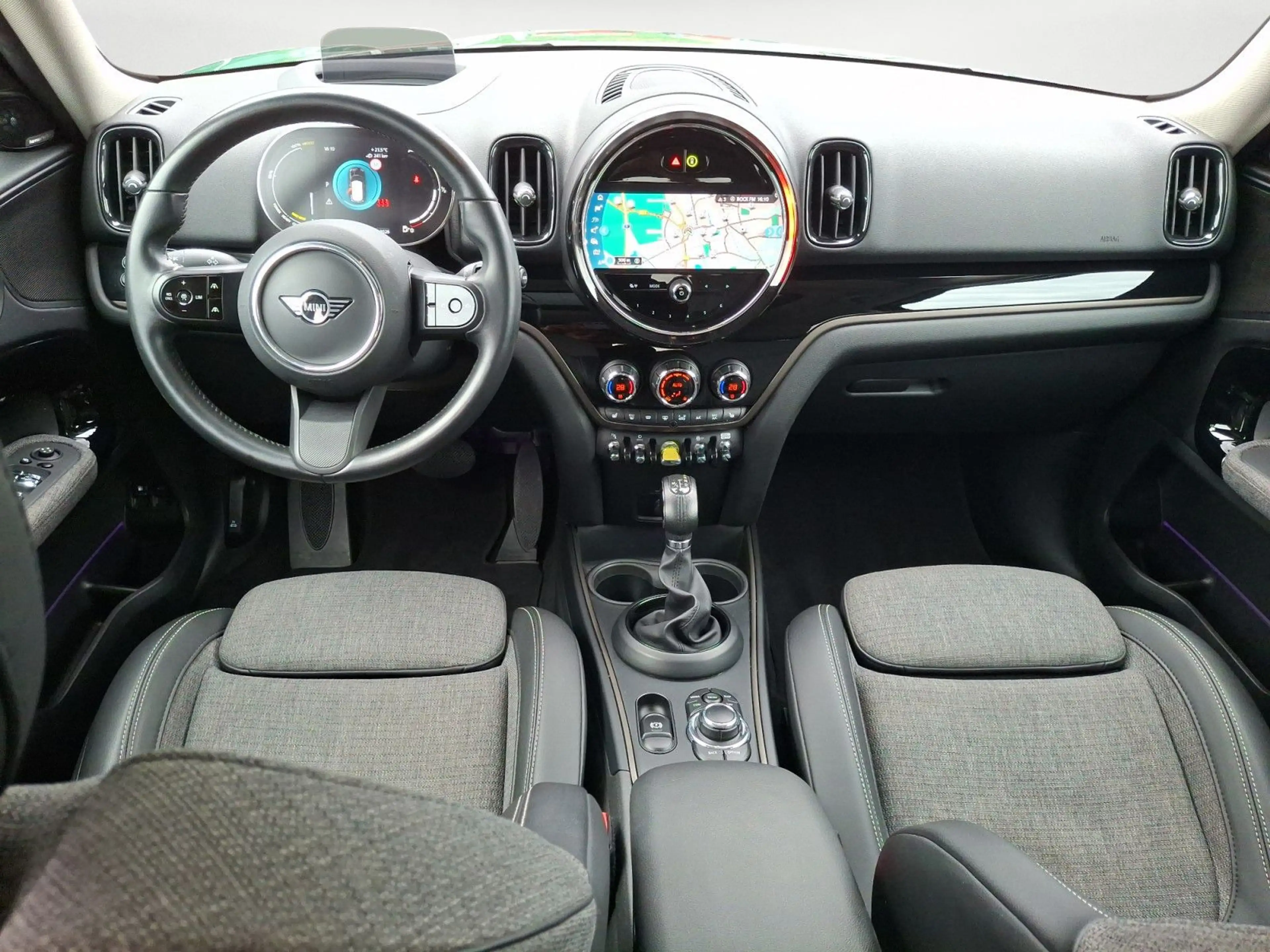 MINI Cooper SE Countryman Countryman SE ALL4 Classic Trim Head-Up Harman K — photo 13