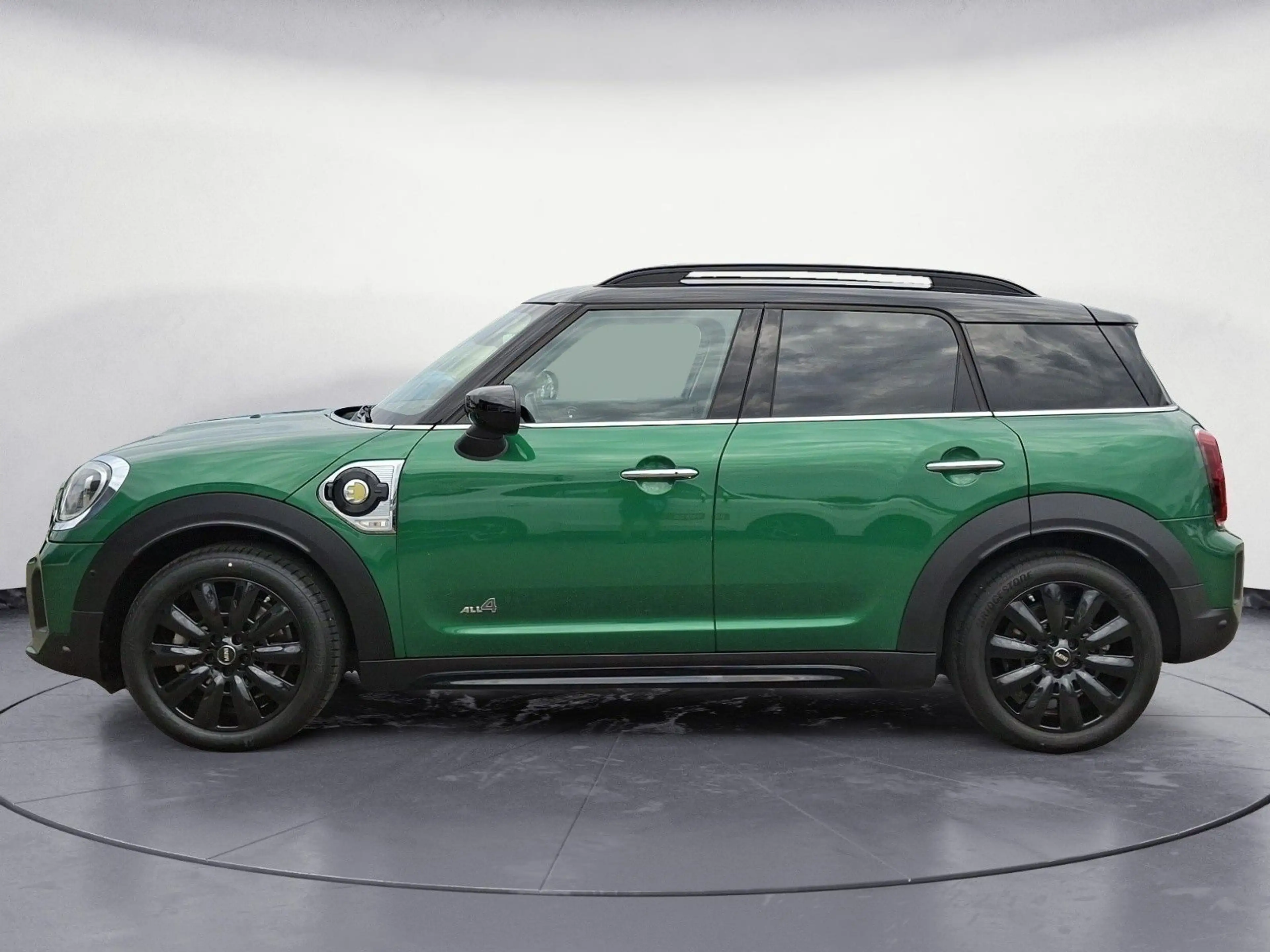 MINI Cooper SE Countryman Countryman SE ALL4 Classic Trim Head-Up Harman K — photo 4