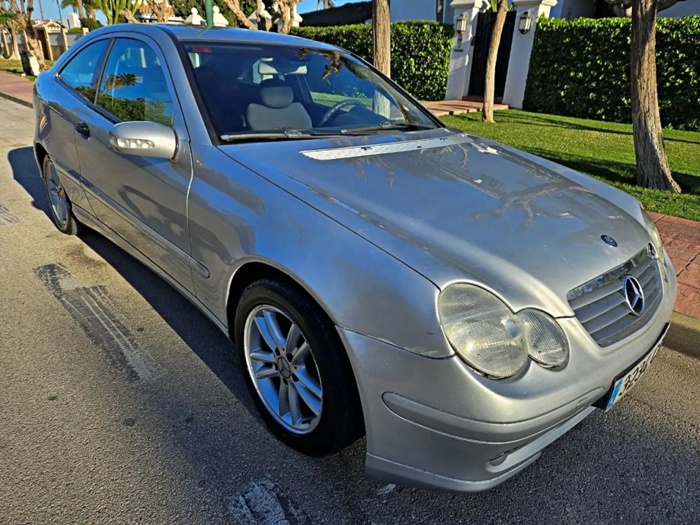 Mercedes-Benz C 180 Sportcoupé K Argent - 2