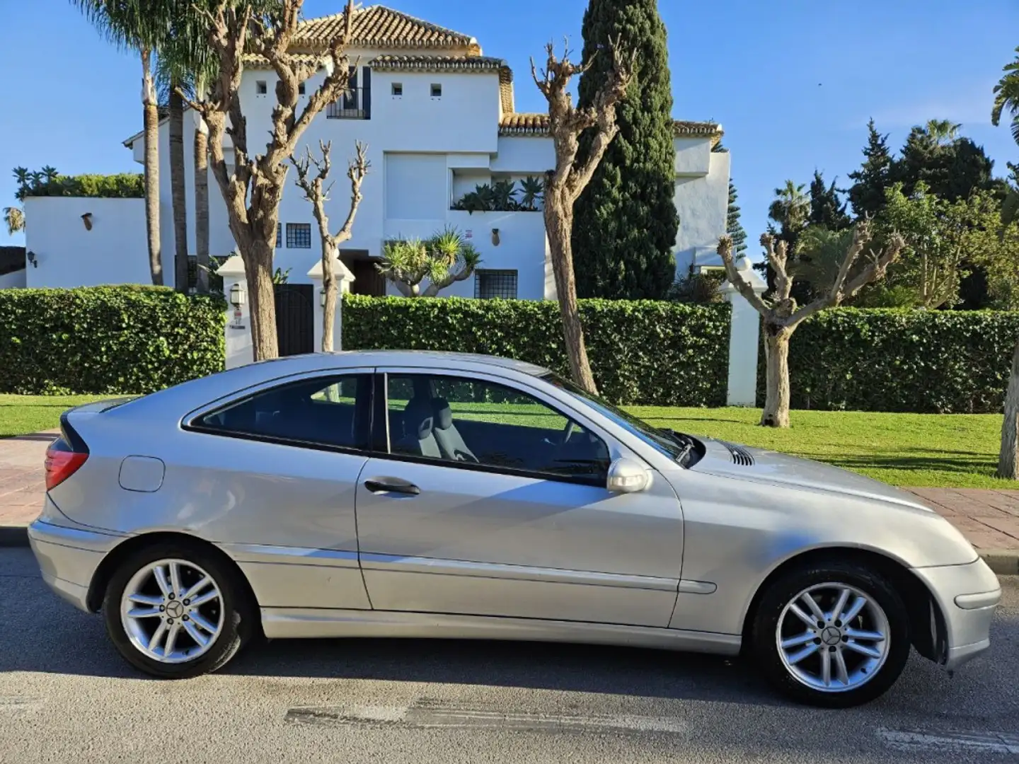 Mercedes-Benz C 180 Sportcoupé K Argent - 1