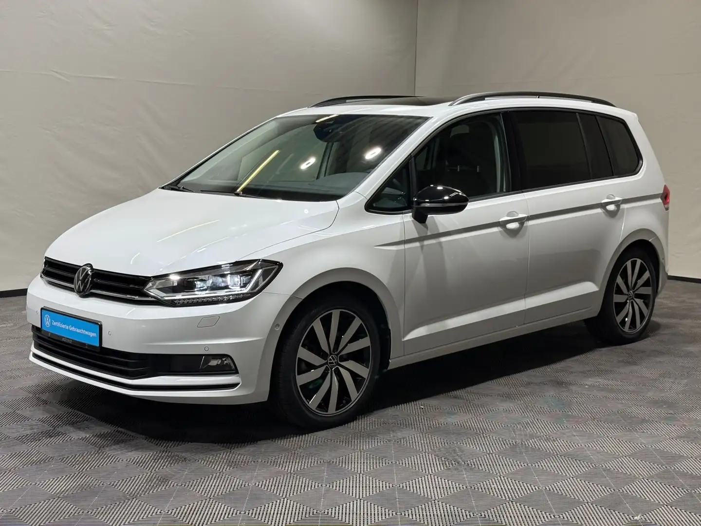 Volkswagen Touran Highline 2.0 TDI DSG Black Style | PANO Weiß - 2
