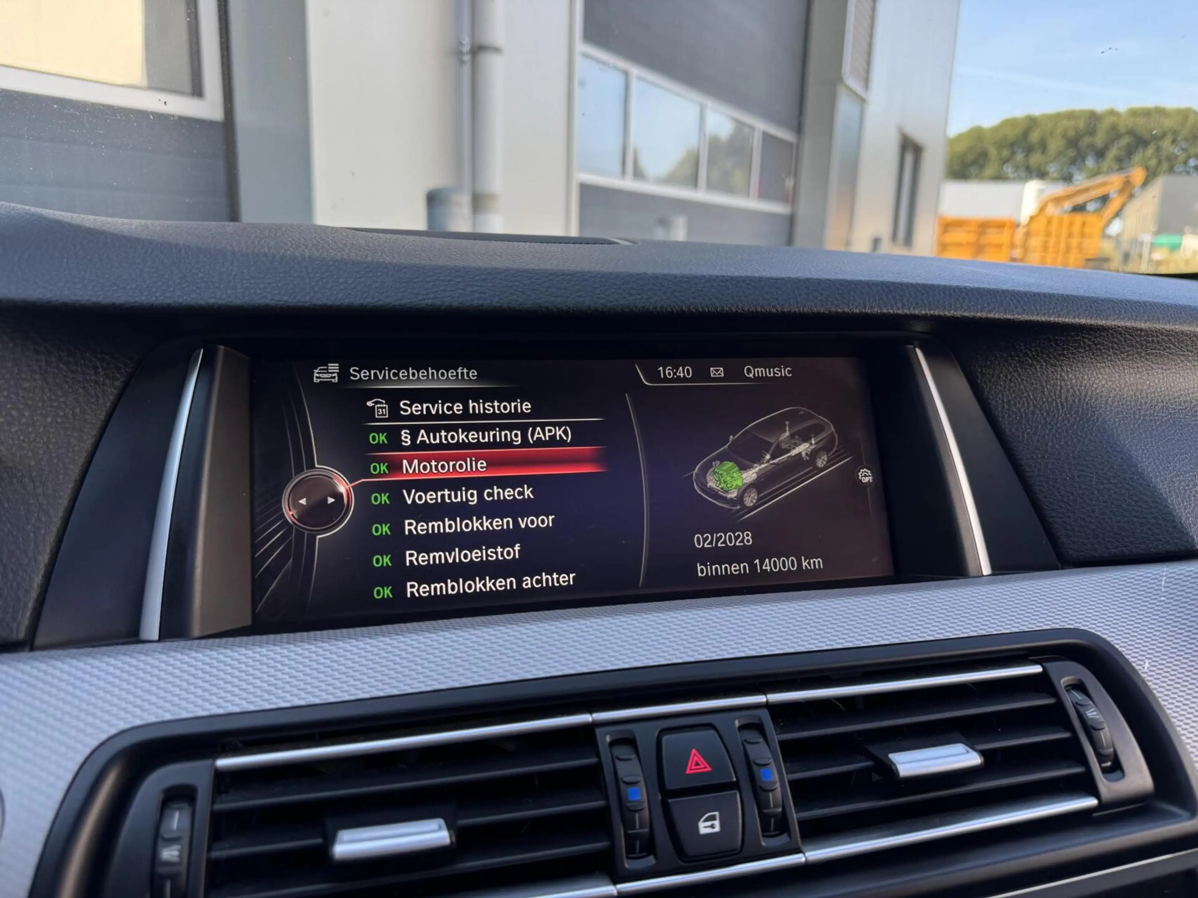 BMW M550 5-serie Touring M550xd — photo 15