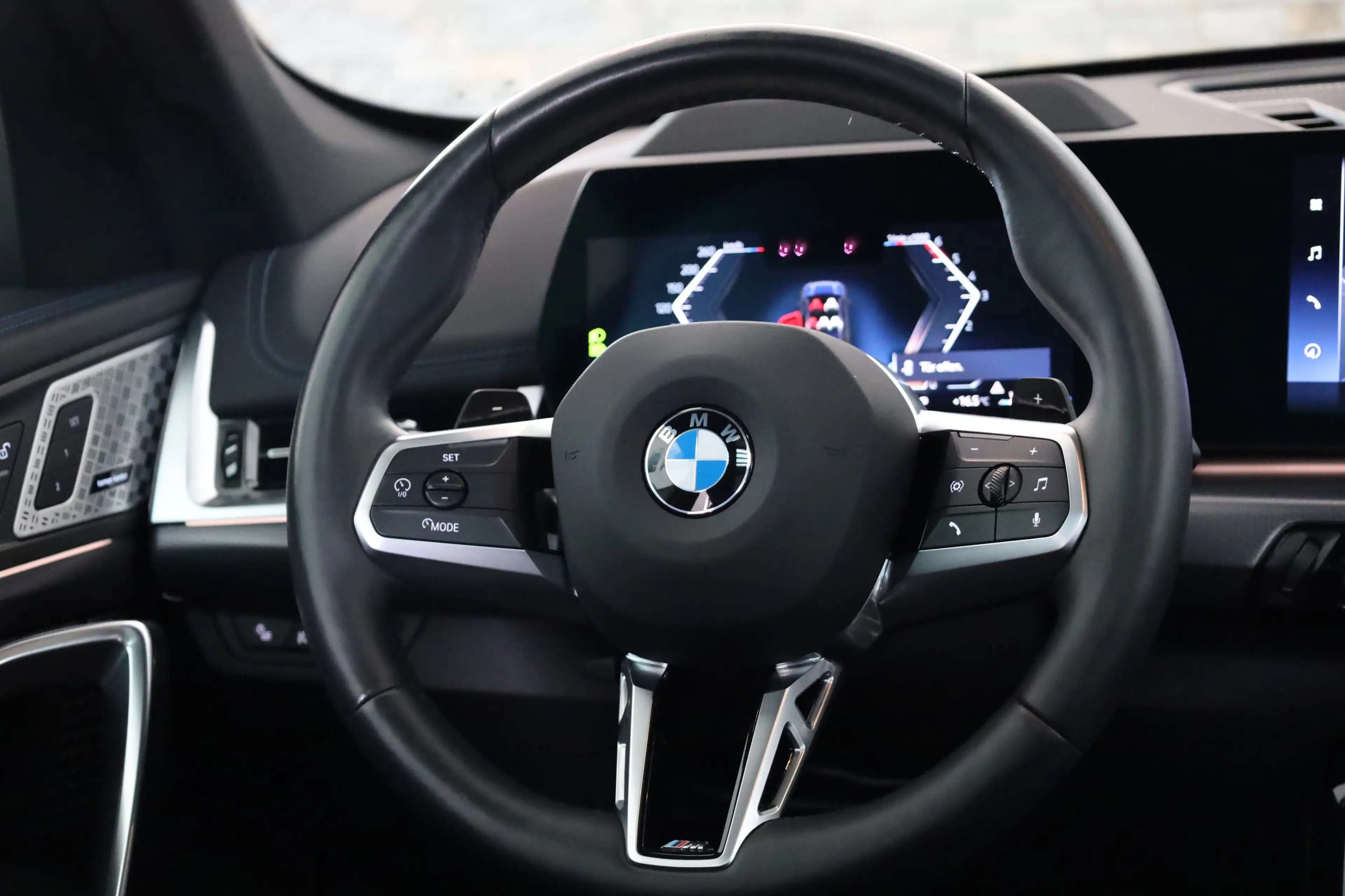 BMW X1 xDrive23d 48V  M Sportpaket Head-Up DAB — photo 9