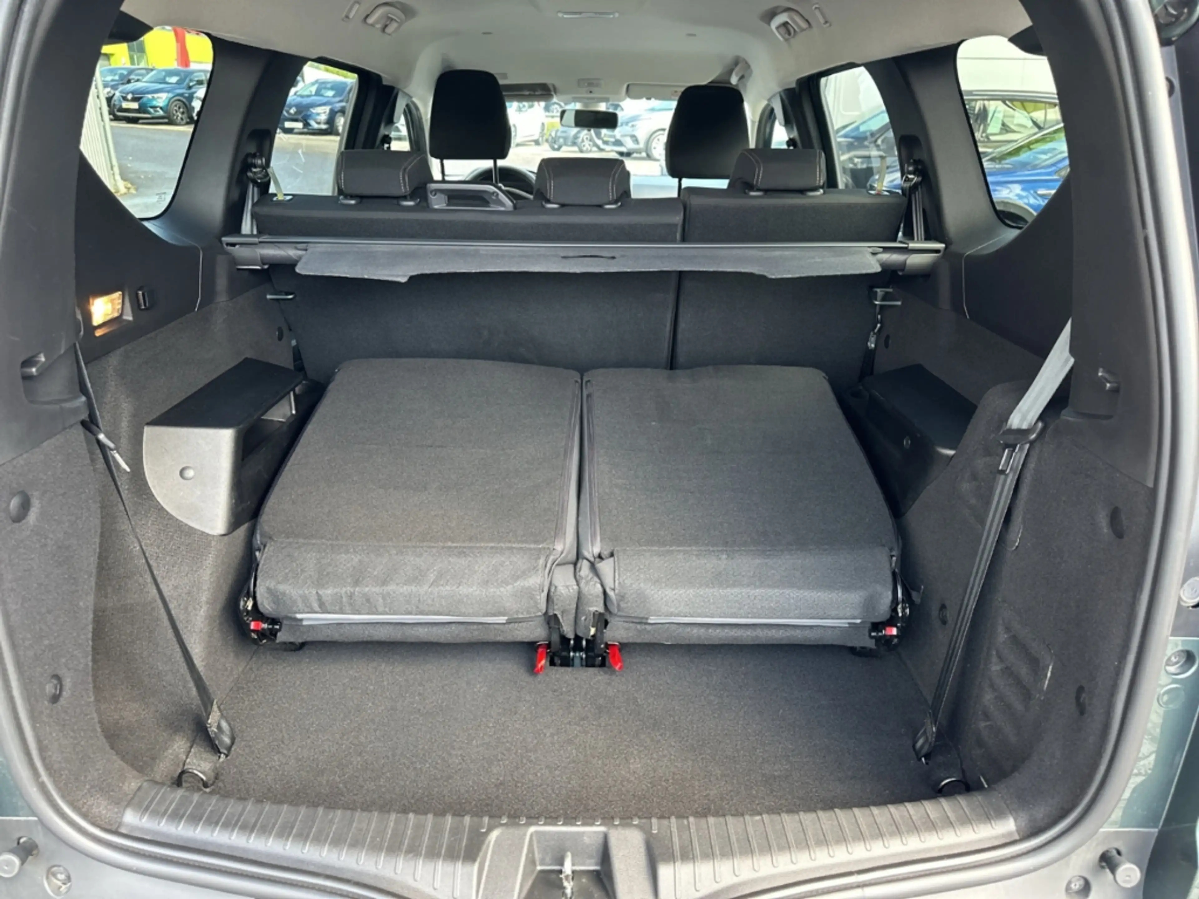 Dacia Jogger EXTREME+ TCe 100 ECO-G Extreme+ 7 SITZER — photo 12