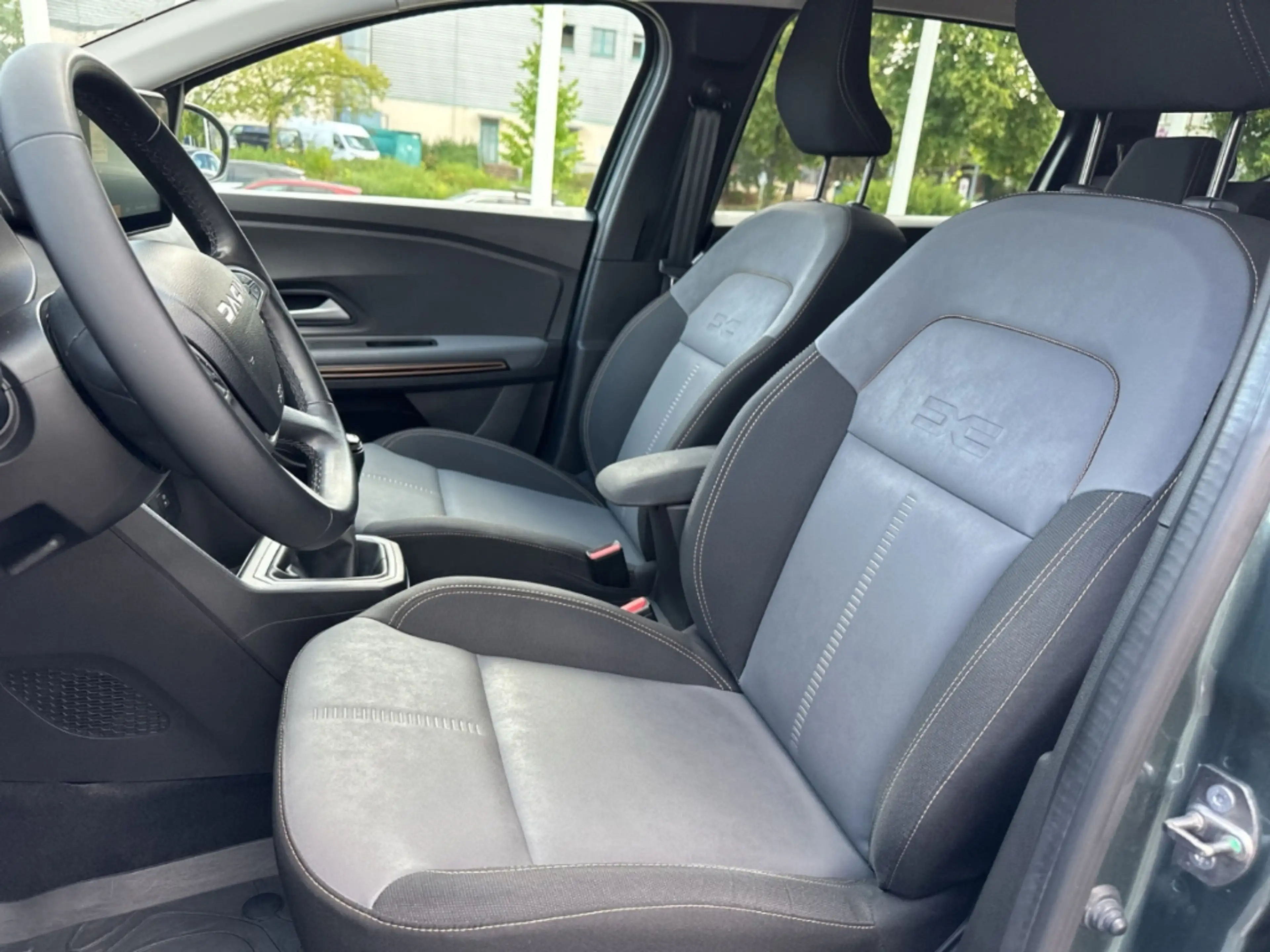 Dacia Jogger EXTREME+ TCe 100 ECO-G Extreme+ 7 SITZER — photo 9