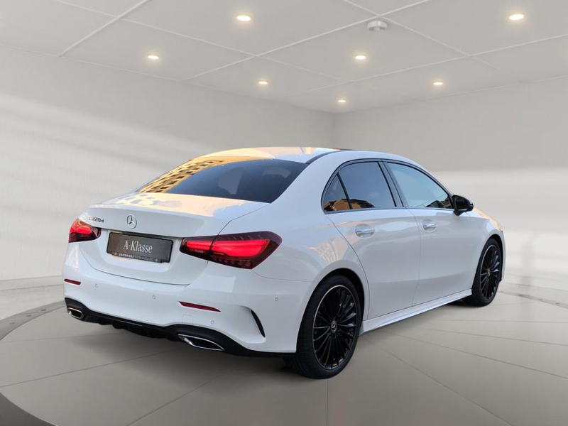 Mercedes-Benz A 220 d Limousine AMG+MBUX+Night+Pano+SHD+Wide — photo 4