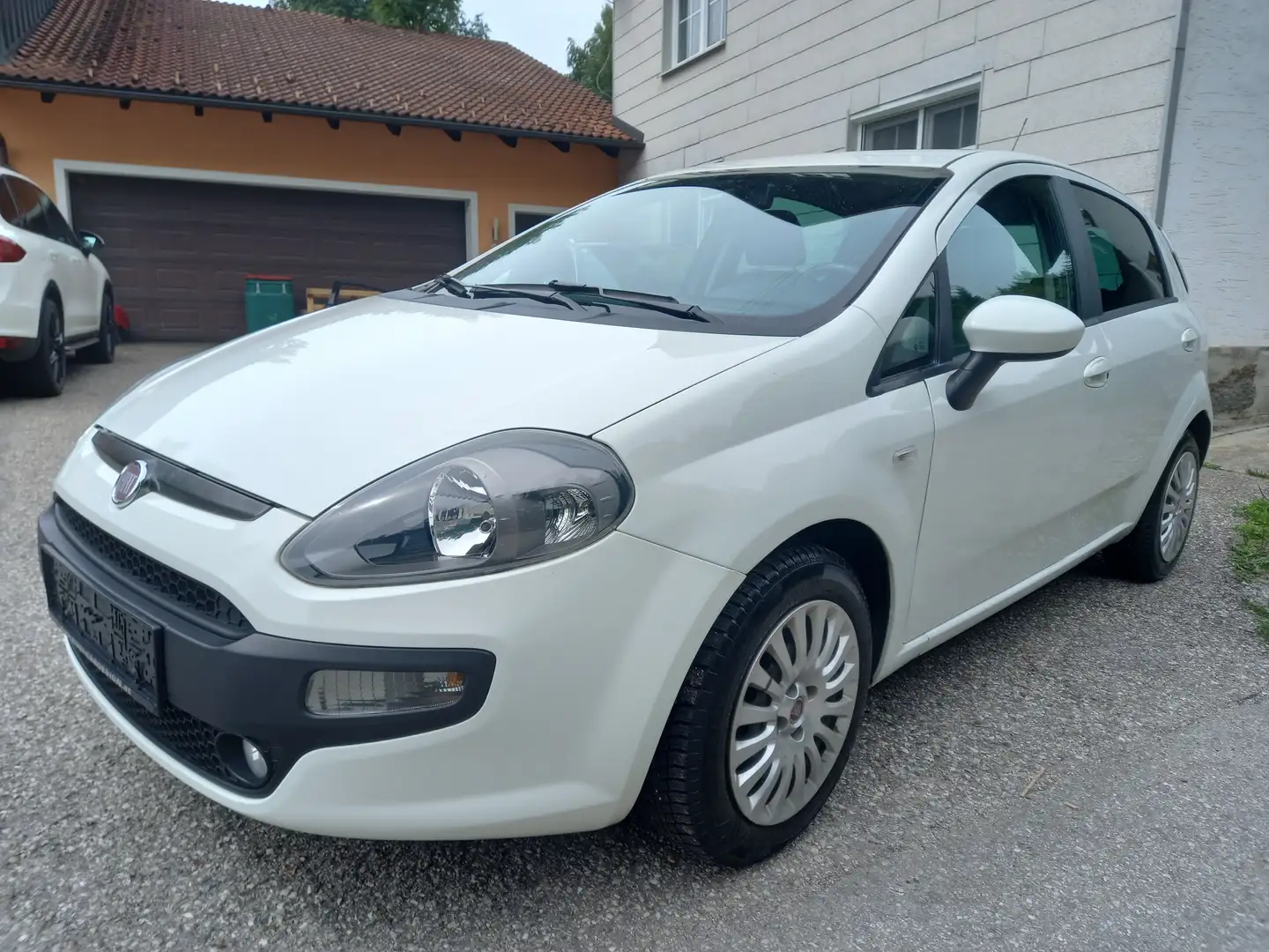 Fiat Punto Evo Formula 1,4 75 Weiß - 1