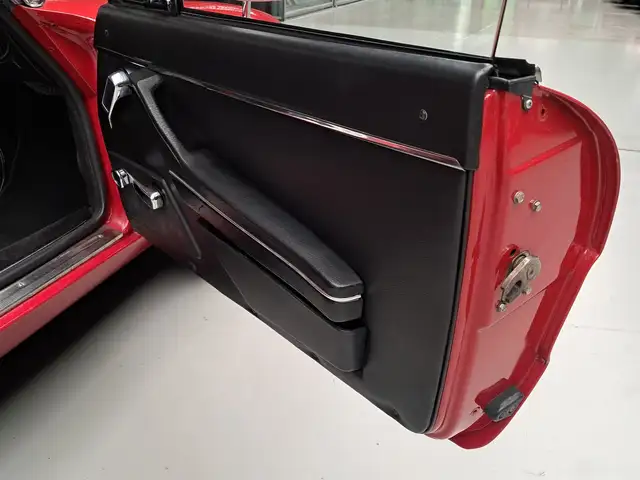 Alfa Romeo Spider view 14