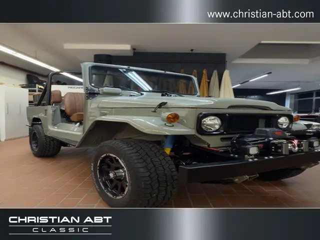 Toyota Land Cruiser FJ43 restauriert * Servo * H-Zulassung