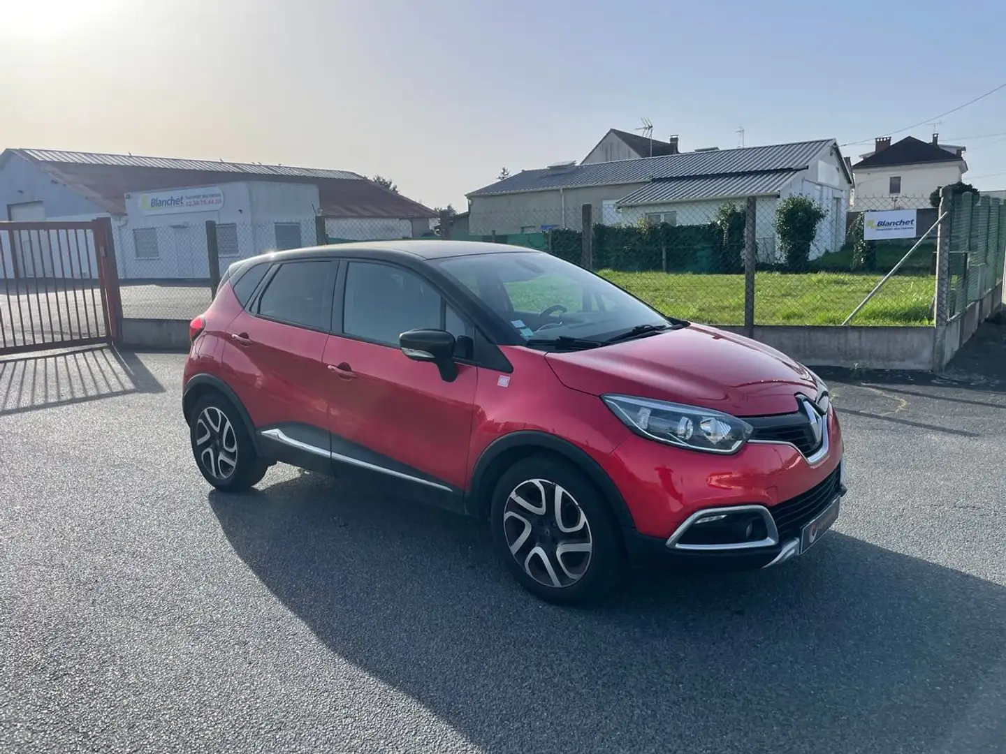 Renault Captur 90 cv garantie 12 mois helly hansen Rouge - 2