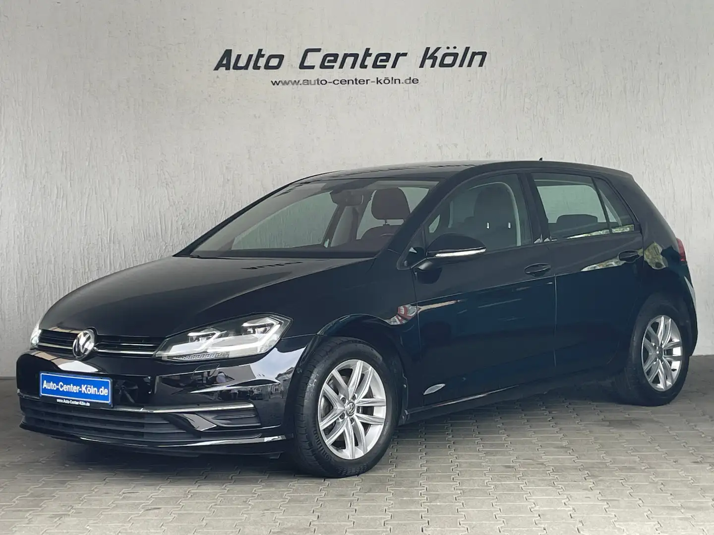 Volkswagen Golf 1,6 TDI Comfortline BMT*LED*1.HAND* Schwarz - 1