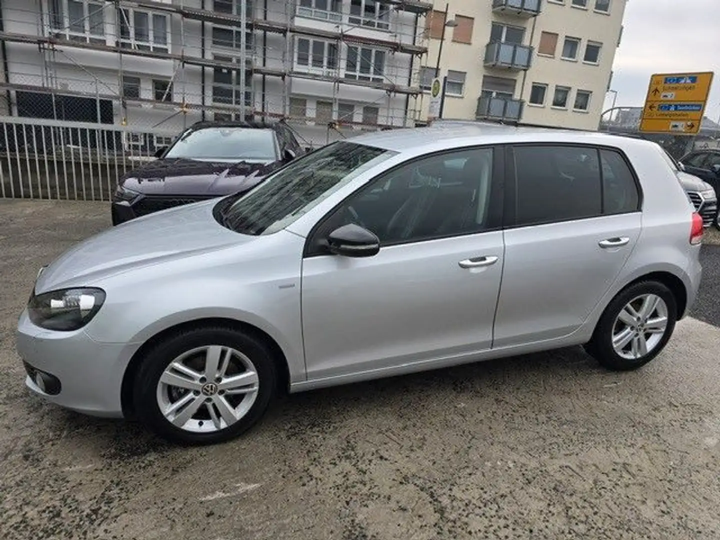 Volkswagen Golf VI Match 1,2 TSI KLIMA*TEILLEDER Silber - 1