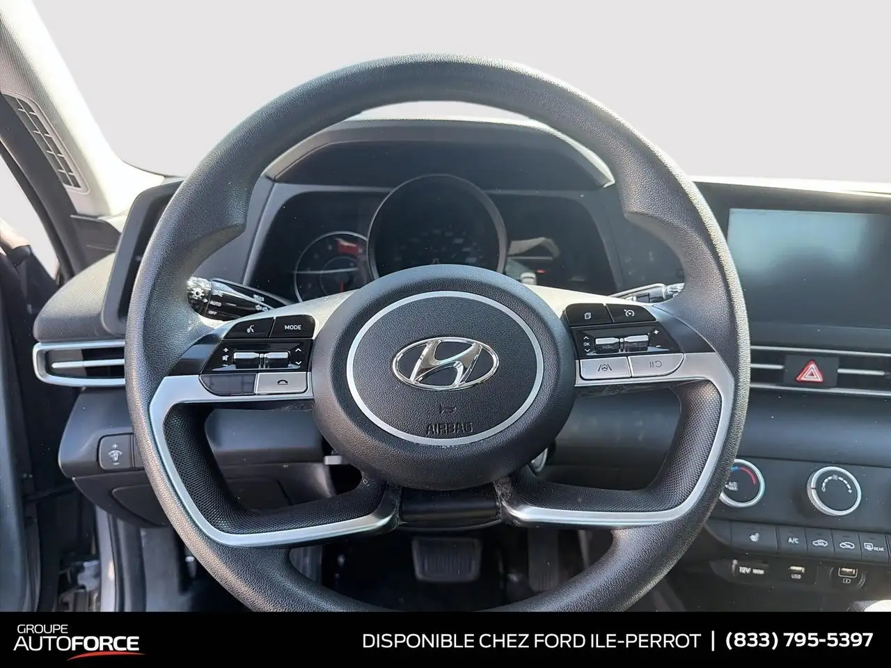 Hyundai ELANTRA снимка Hyundai ELANTRA