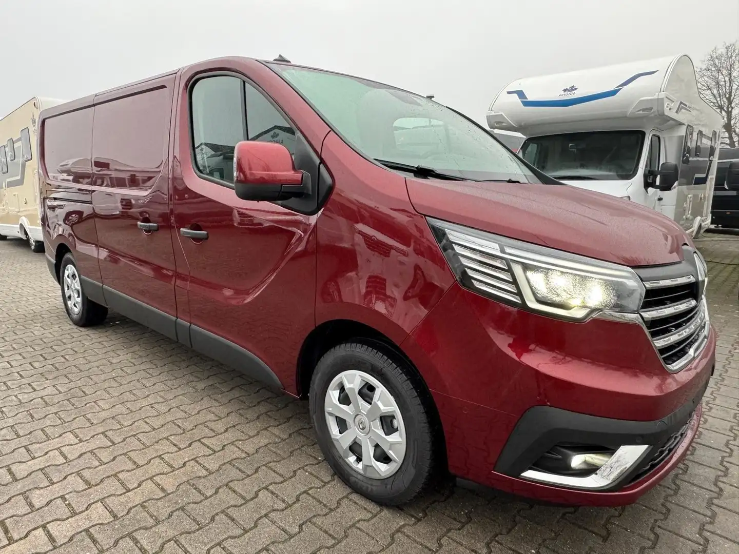 Renault Trafic L2H1 3,0t E-Tech 100% Elektrisch Červená - 1