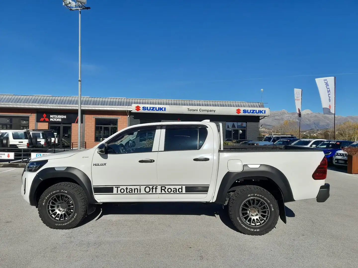 Toyota Hilux IV 2019 2.4 d-4d C&C 4x4 Comfort my19 Bianco - 2