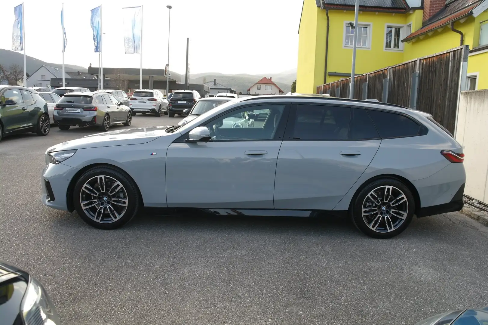 BMW 520 d xDrive Grau - 2