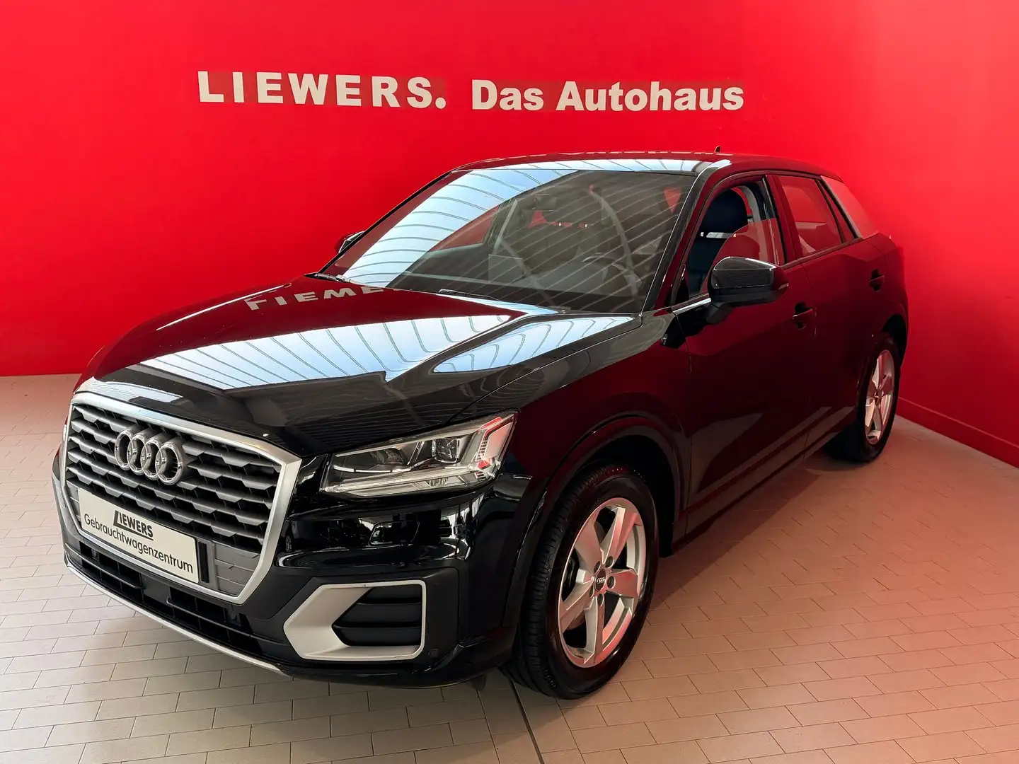 Audi Q2 1.6 TDI Sport Schwarz - 1