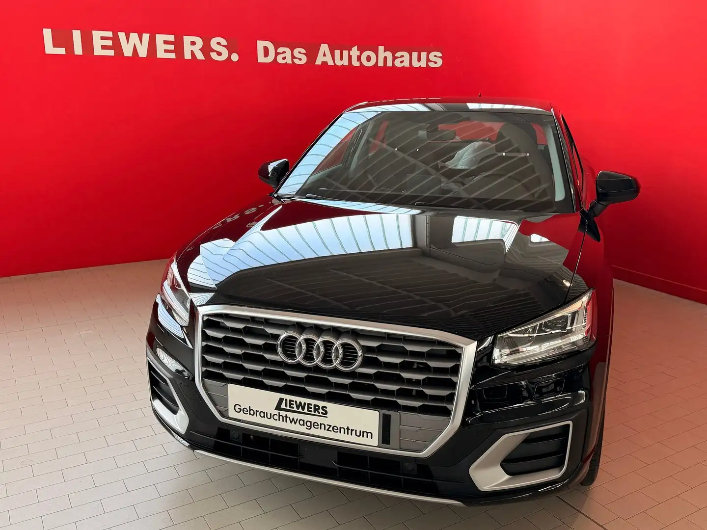 Audi Q2 1.6 TDI Sport Schwarz - 2