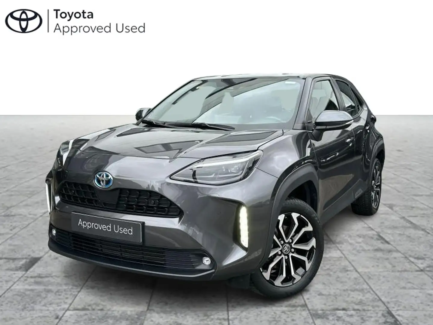 Toyota Yaris Cross Dynamic Plus Zwart - 1