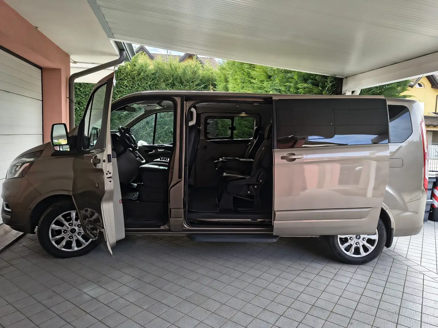 Ford Tourneo Custom Titanium - 2