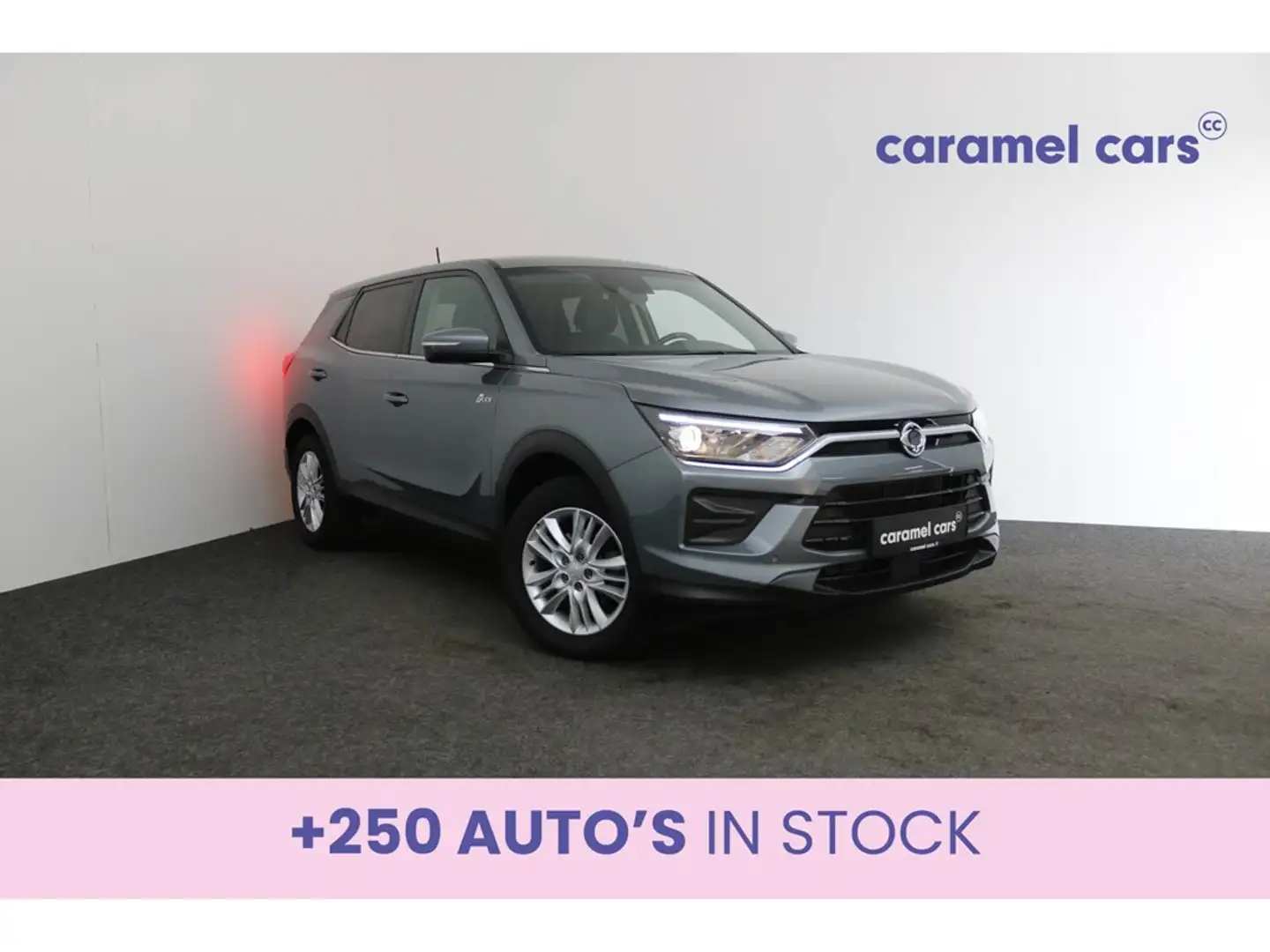 SsangYong Korando 1.5 BENZINE 160PK *TREKHAAK*DAB*ZETELVERWARMING*CA Grau - 1