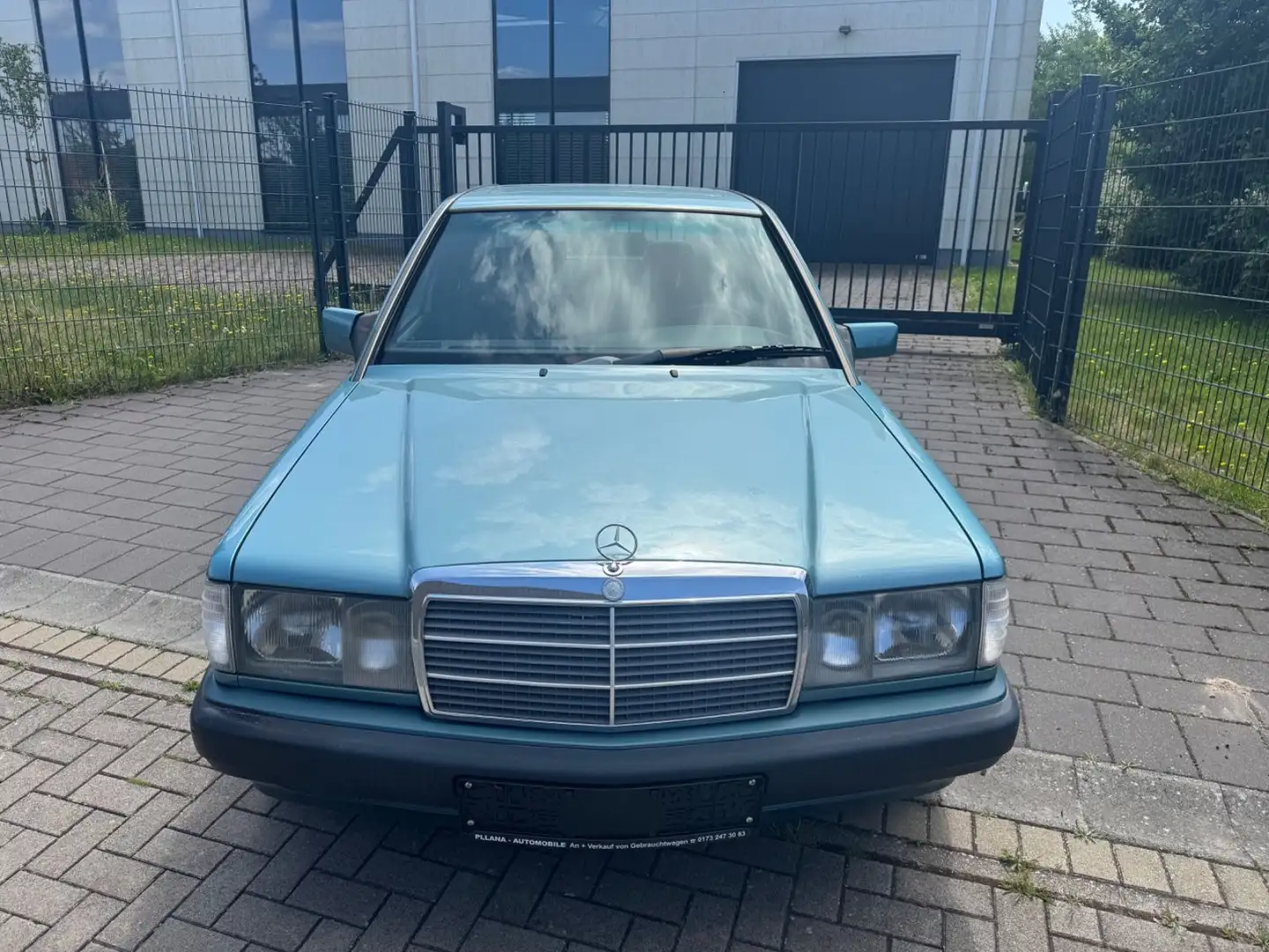 Mercedes-Benz 190 /2,0 Grün - 1