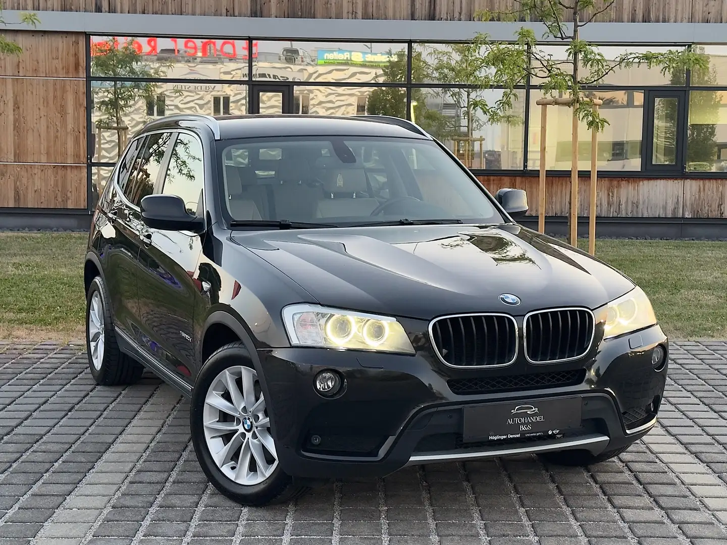 BMW X3 xDrive20d Aut. *LEDER, NAVI, KAMERA* Schwarz - 1