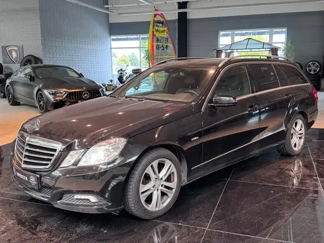 Mercedes-Benz E 300 T CDI Avantgarde Bi-Xenon Comand AHK Tempo