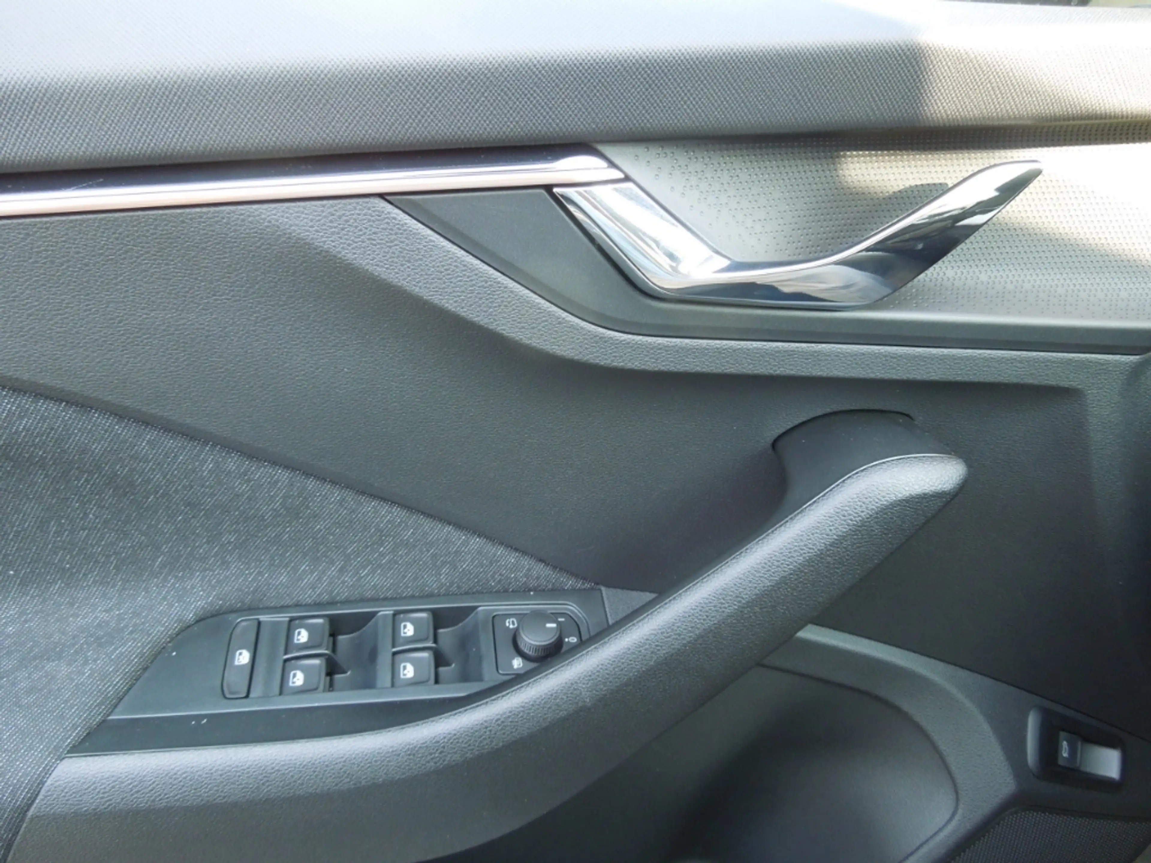 Skoda Scala 1.0TSI TopSelection/AHK/Sitzheizung/Kamera — photo 8