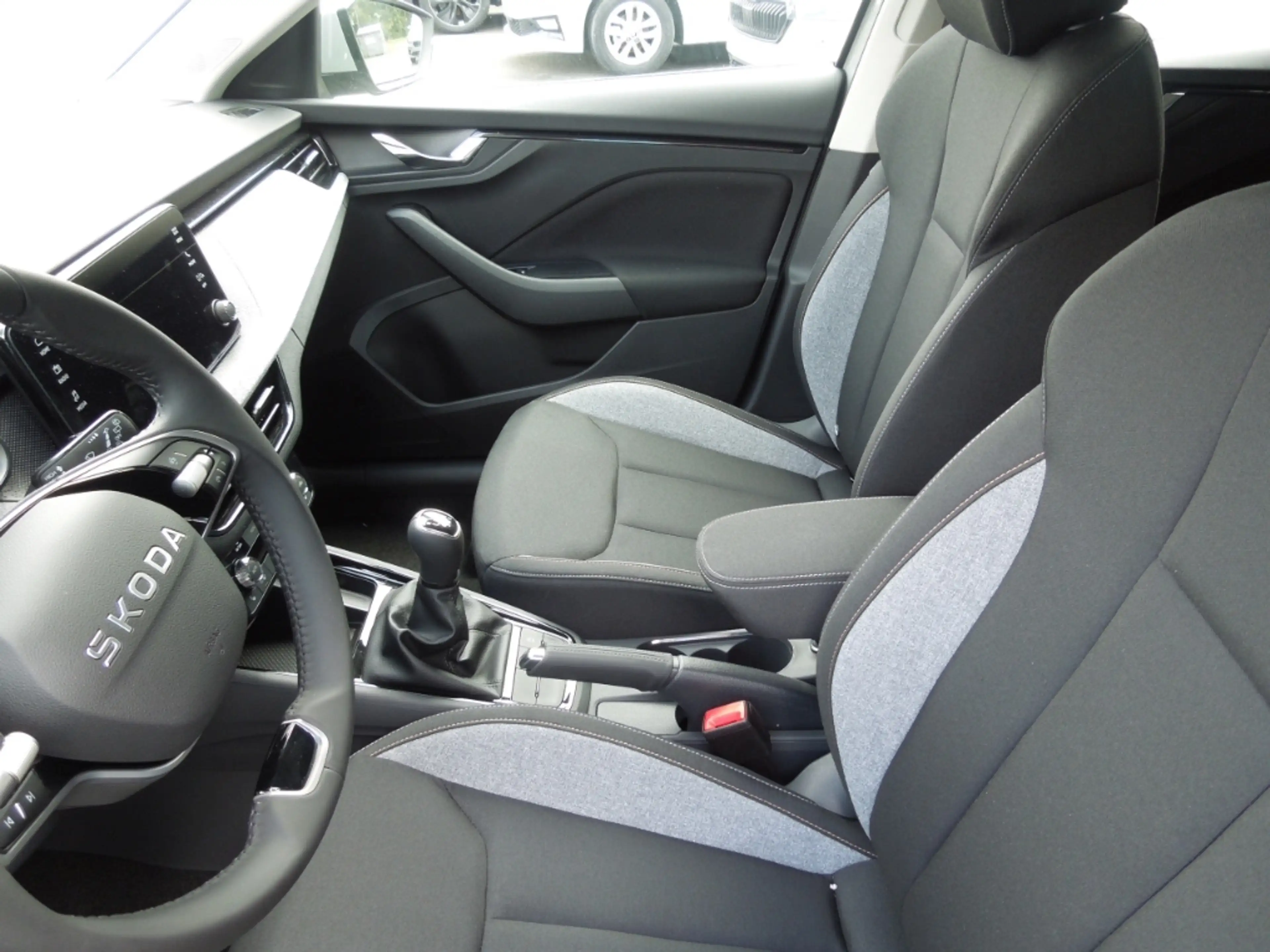 Skoda Scala 1.0TSI TopSelection/AHK/Sitzheizung/Kamera — photo 9
