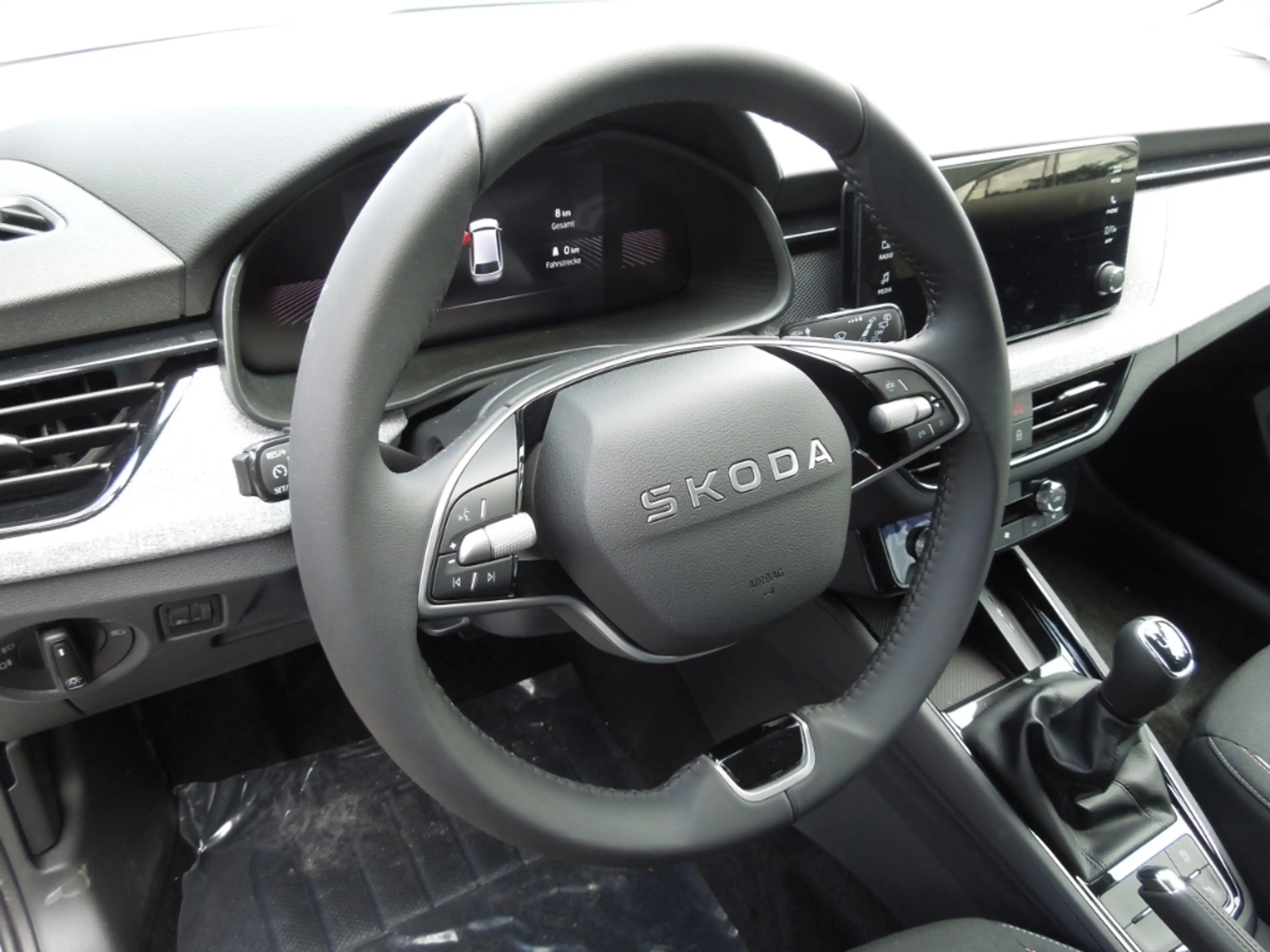 Skoda Scala 1.0TSI TopSelection/AHK/Sitzheizung/Kamera — photo 6