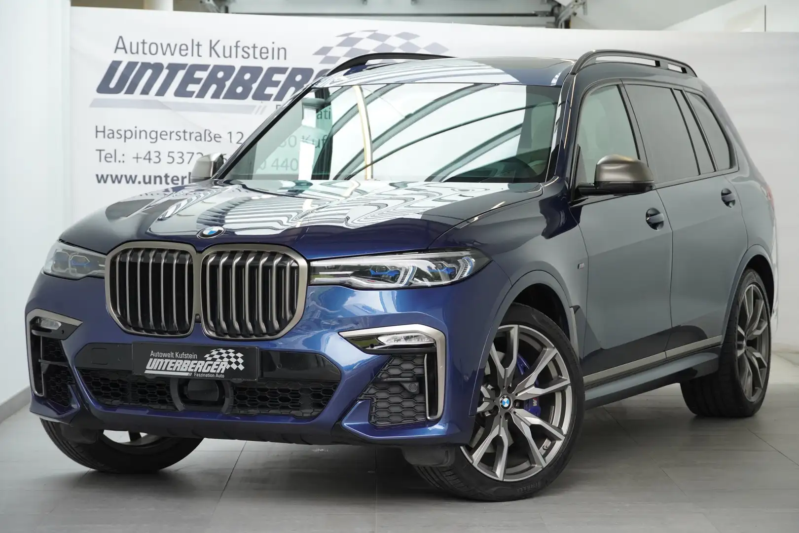 BMW X7 M 50i Individual Pano AHK HUD Laser H/K Luft Bleu - 2