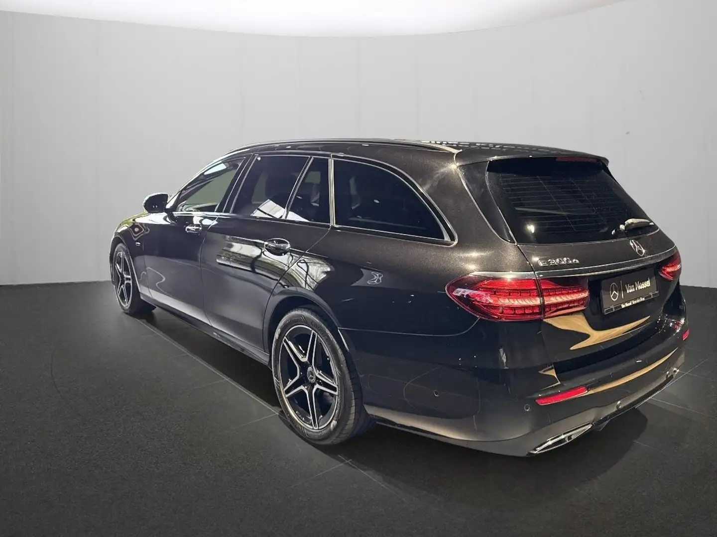 Mercedes-Benz E 300 e AMG Line Break + PANORAMISCH DAK + BURMESTER + L Noir - 2