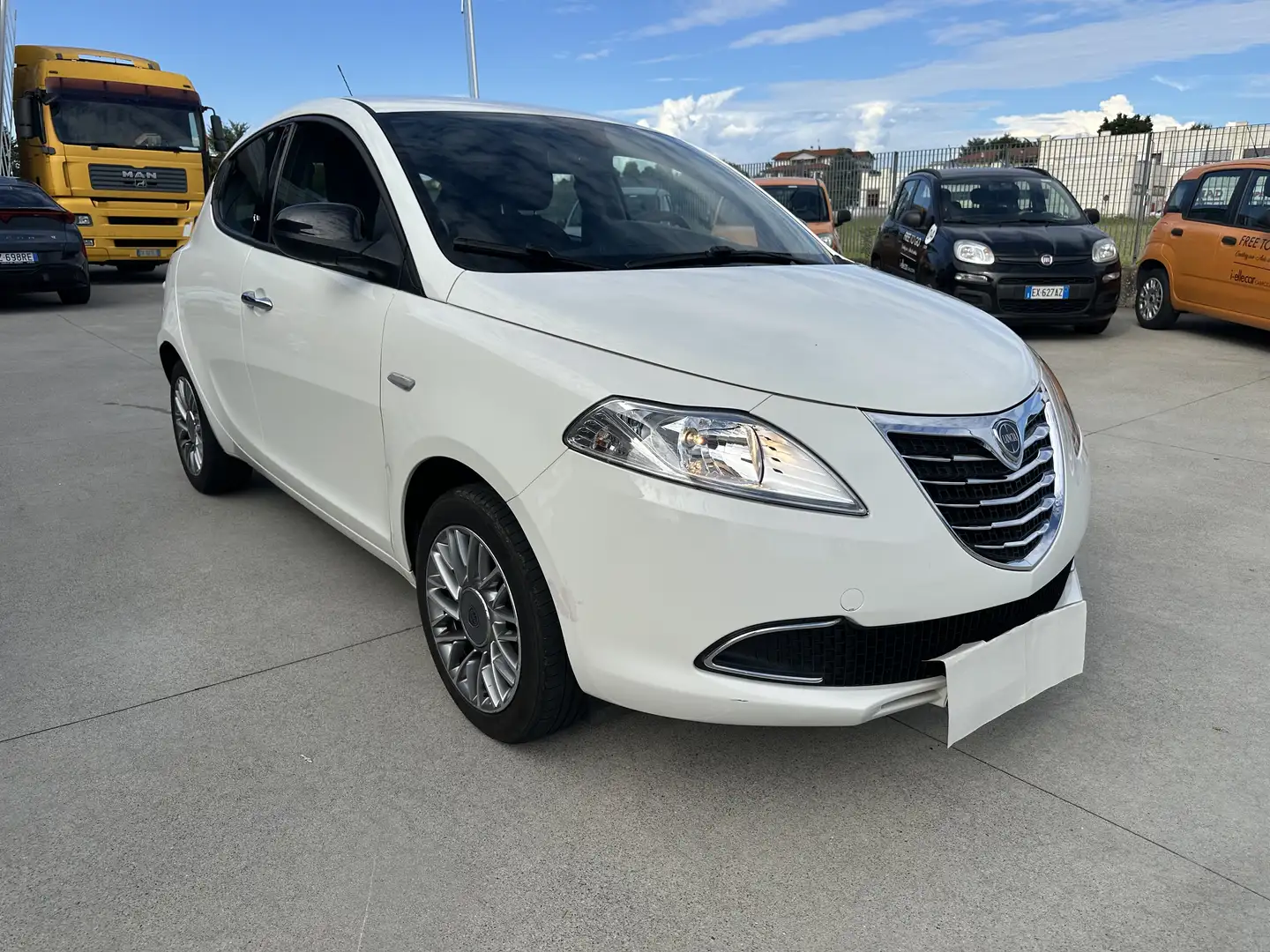 Lancia Ypsilon 1.2 8v Gold s&s 69cv - 1