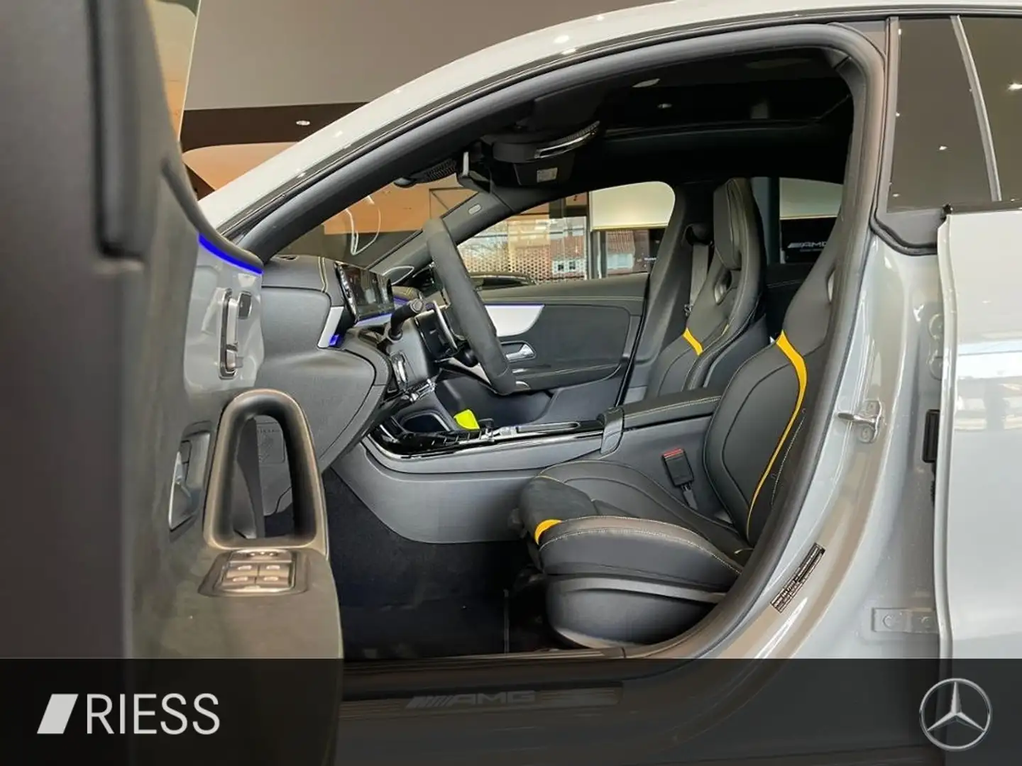 Mercedes-Benz CLA 45 AMG PANO+AERO PAKET+PERFSITZE+DISTR+HUD Grau - 2