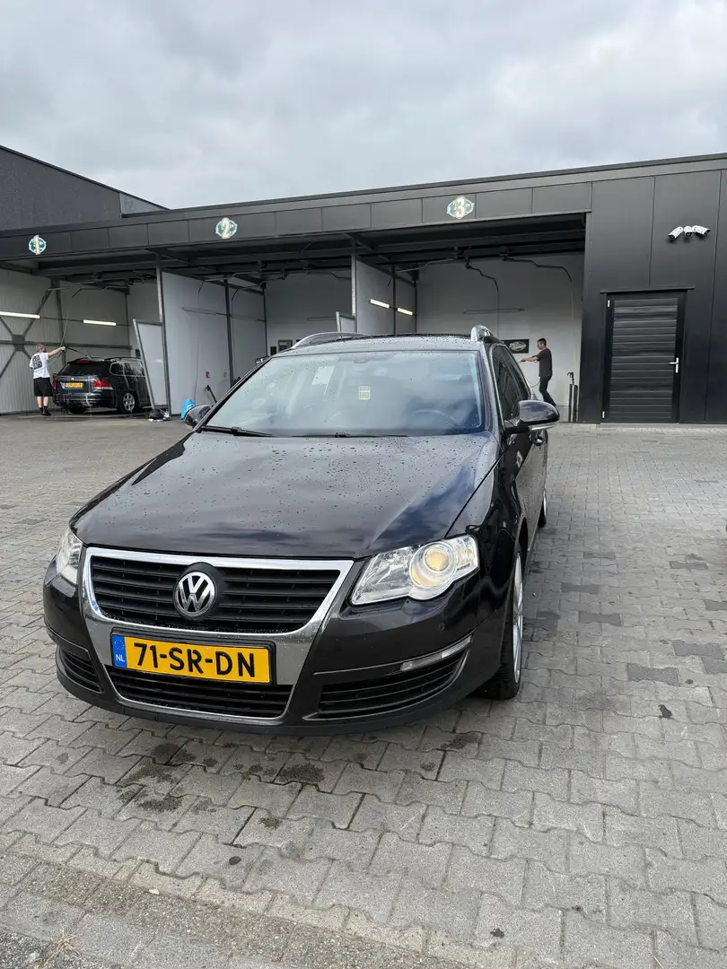 Volkswagen Passat 3.2 V6 Highline 4M Zwart - 1