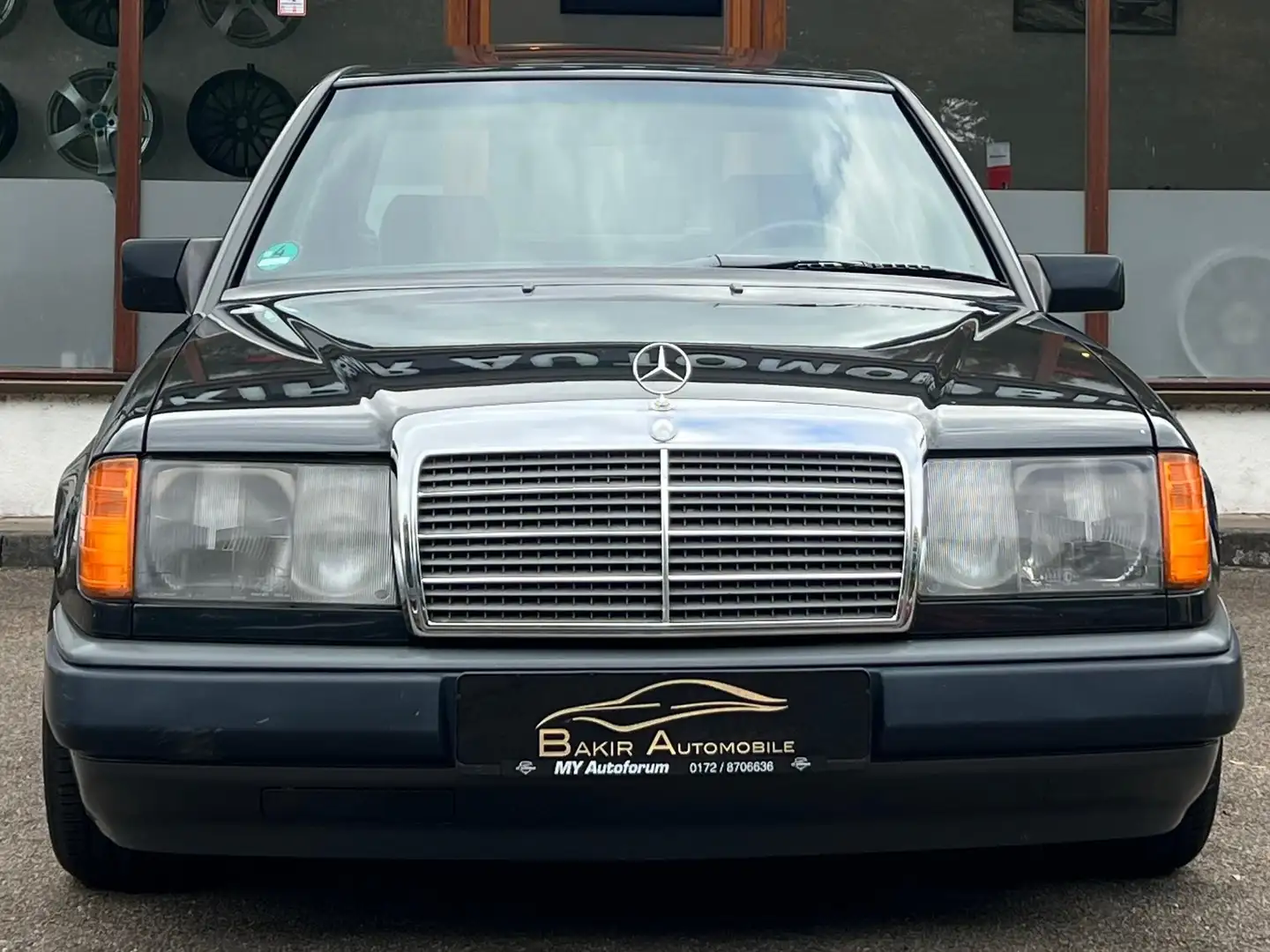 Mercedes-Benz E 260 W124 /Oldtimer/H-Zulassung/Automatik Grijs - 1