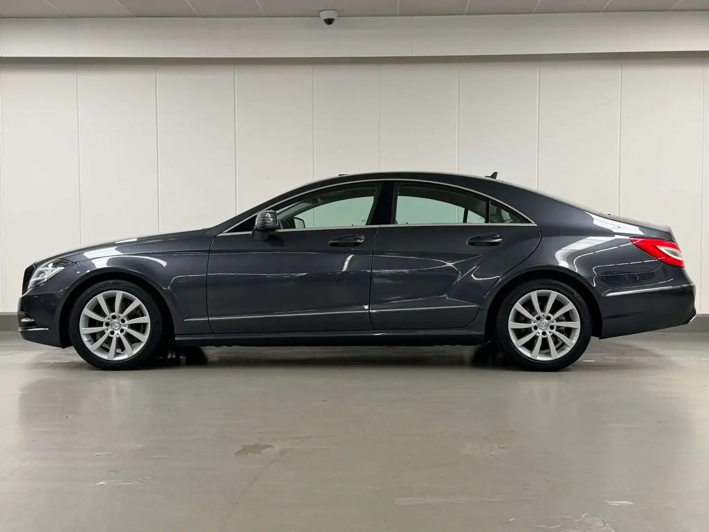 Mercedes-Benz CLS 250 D 204 CV TOIT OUVRANT GPS BI-XENON CUIR REG JA Gris - 2