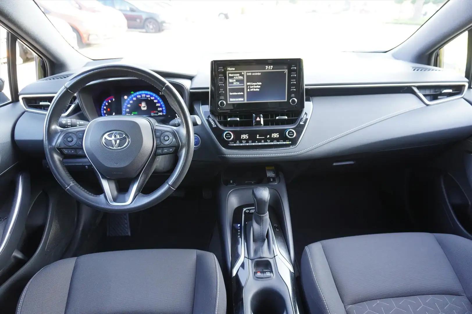 Toyota Corolla Touring Sports 1.8 Hybrid 122pk CVT Business Plus Zwart - 2