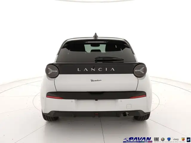 Lancia Ypsilon view 4