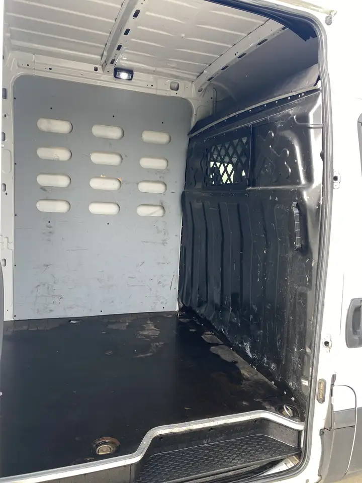Iveco Daily 2021 — фото 14