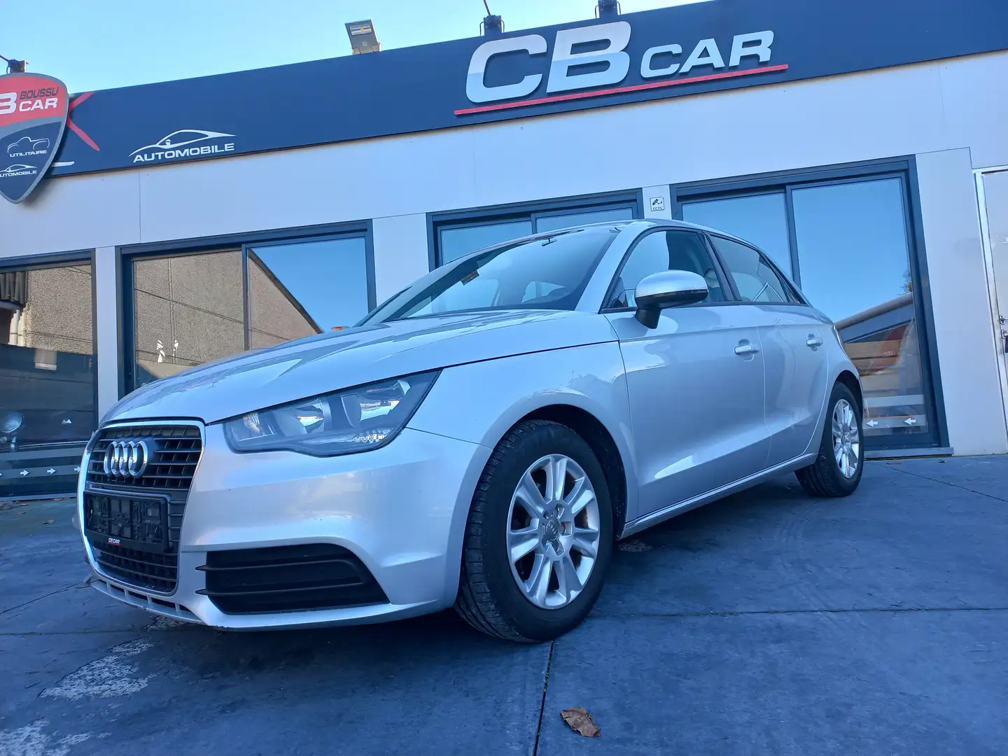 Audi A1 A1 Sportback 1.6 TDi Ambition Argent - 1