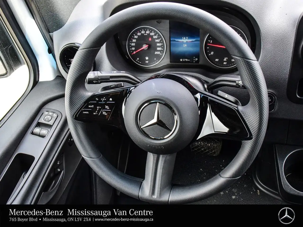 Mercedes-Benz Sprinter снимка Mercedes-Benz Sprinter