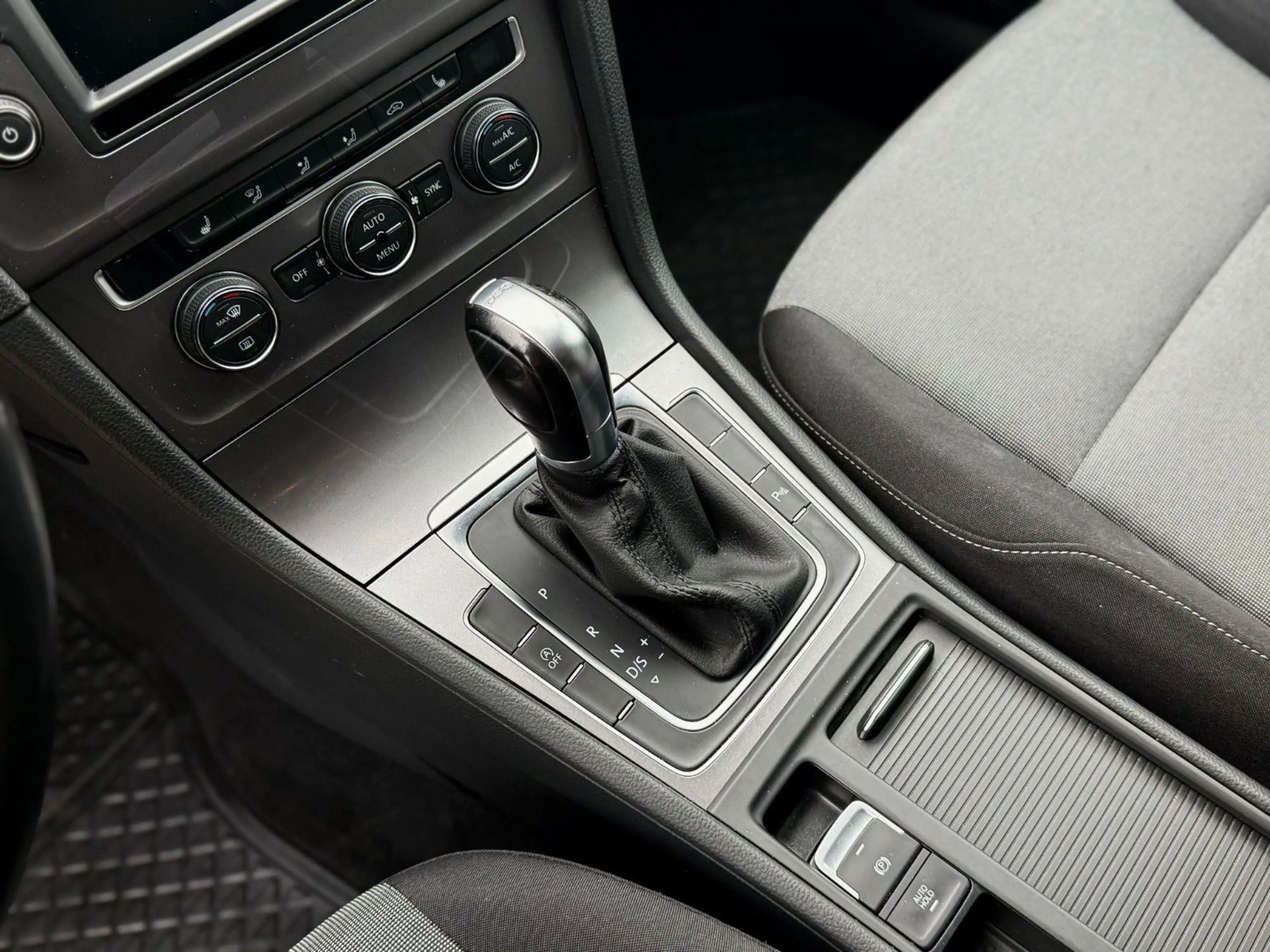 Volkswagen Golf VII Variant Trendline BMT*Automatik — photo 12