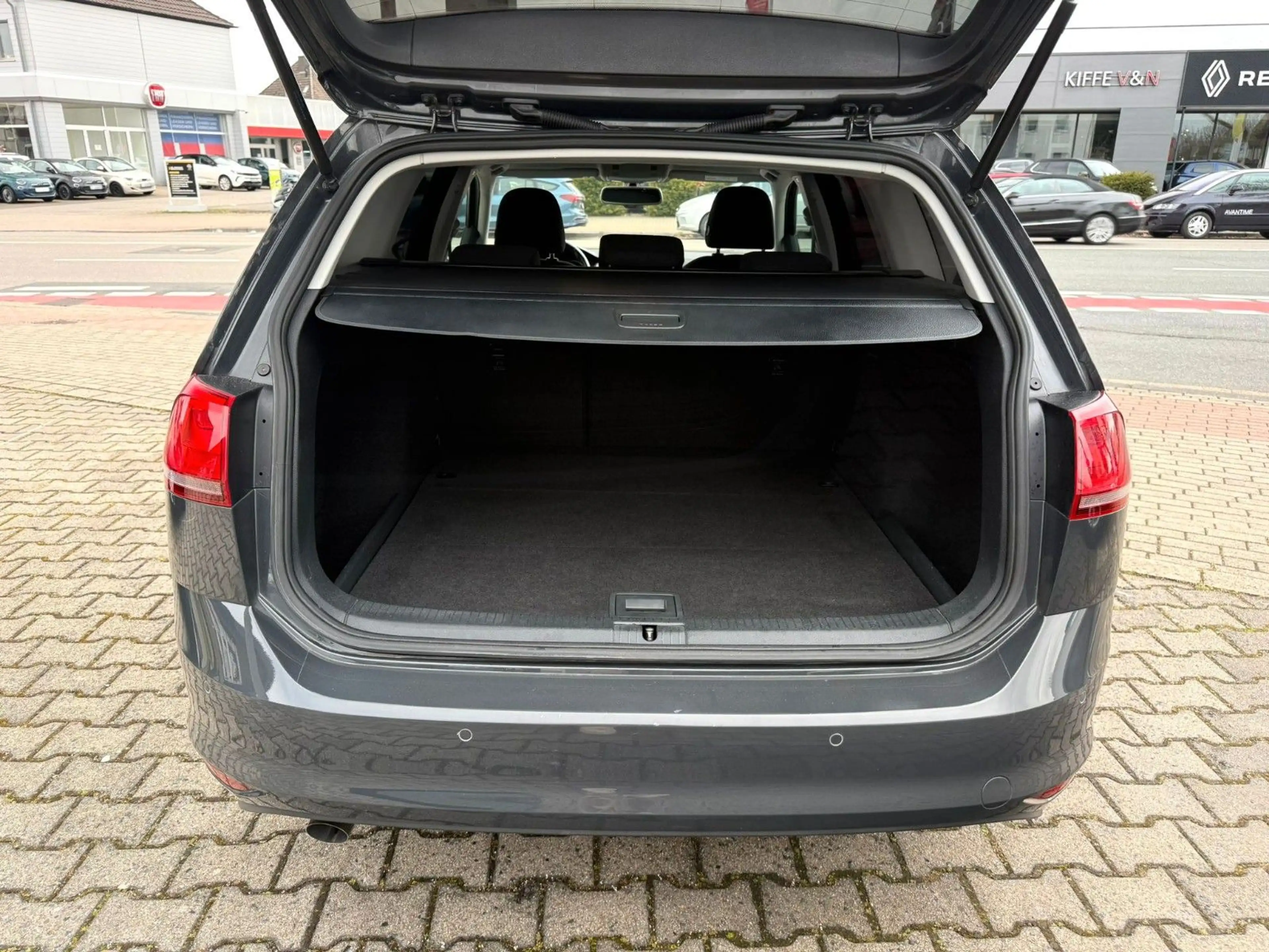 Volkswagen Golf VII Variant Trendline BMT*Automatik — photo 8