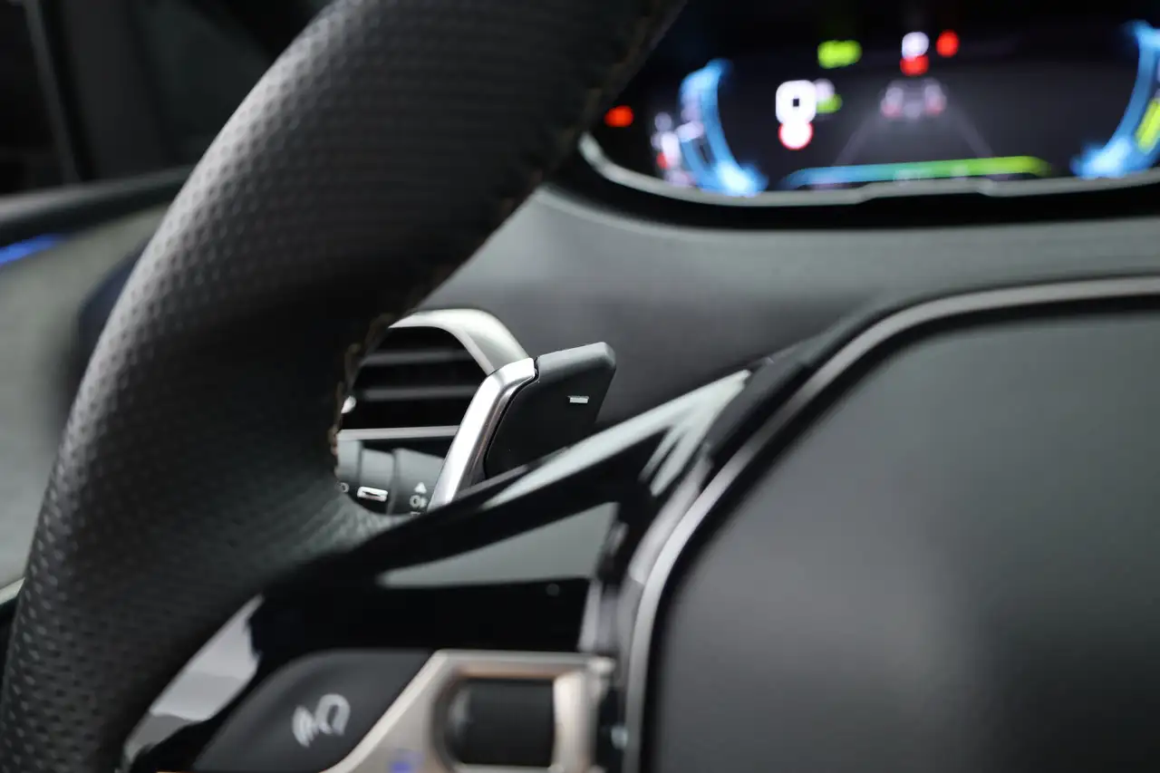 Peugeot 3008 1.6 HYbrid 225 GT Rijklaar! Pano Adapt. Crui, миниатюра 15