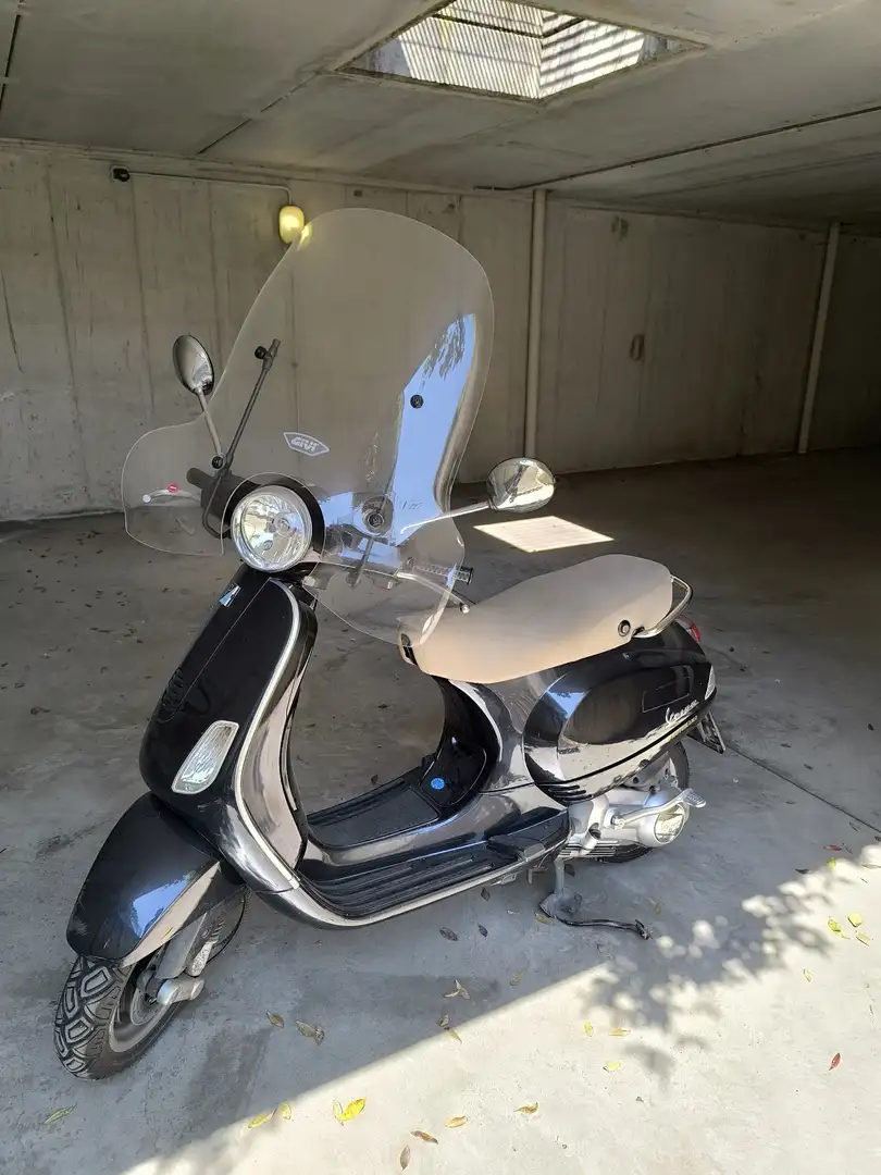 Vespa LX 125 Czarny - 1
